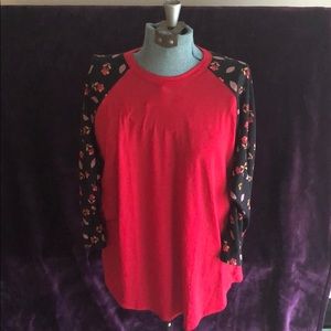 EUC LuLaRoe “Randy” Top